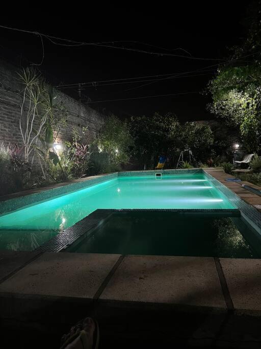 Casa Con Piscina Y Parque Garupa