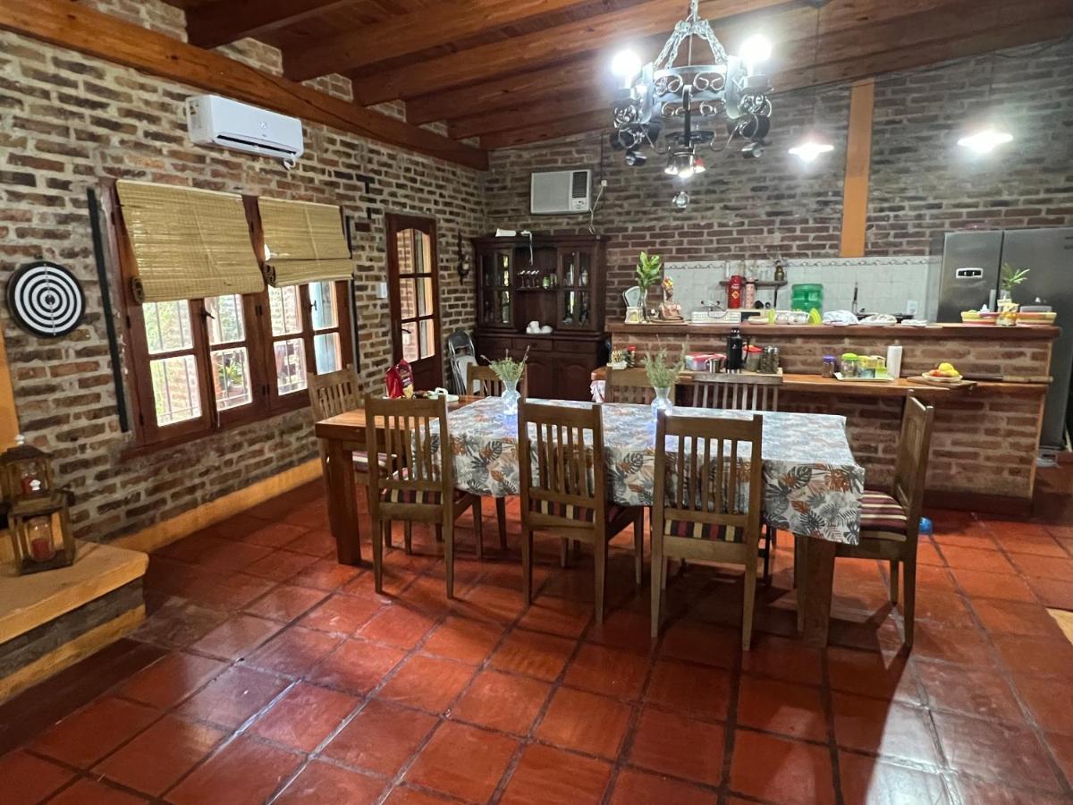Casa Con Piscina Y Parque
