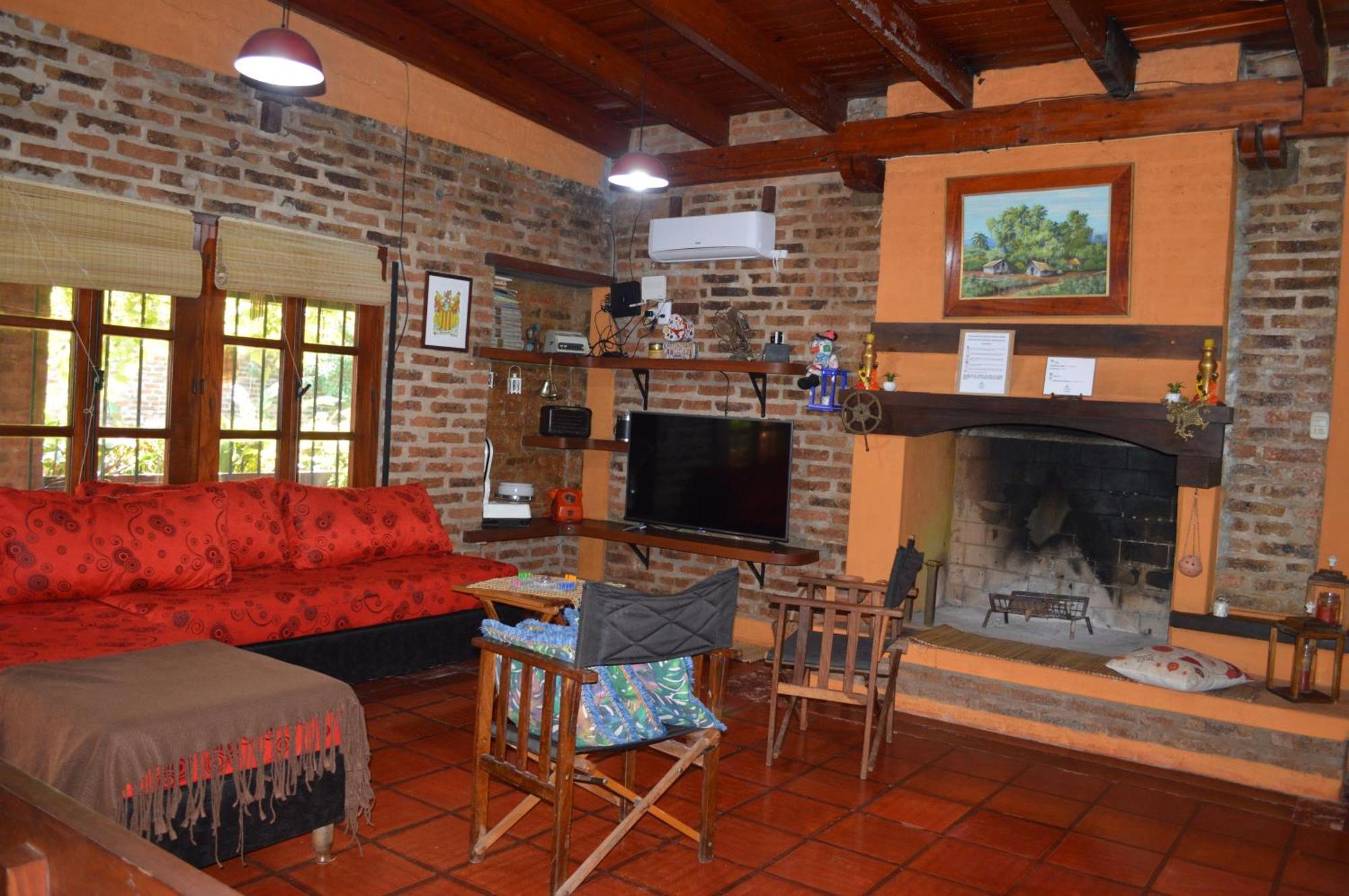 Casa Con Piscina Y Parque Holiday home Garupa
